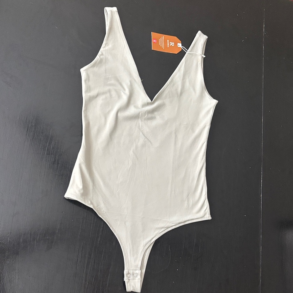 ReoRia Beige V-Neck Bodysuit